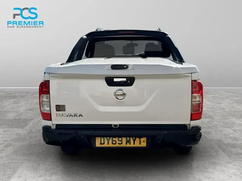 Used Nissan Navara N-Guard 190 HP (139 kW) 2019 White Pickup