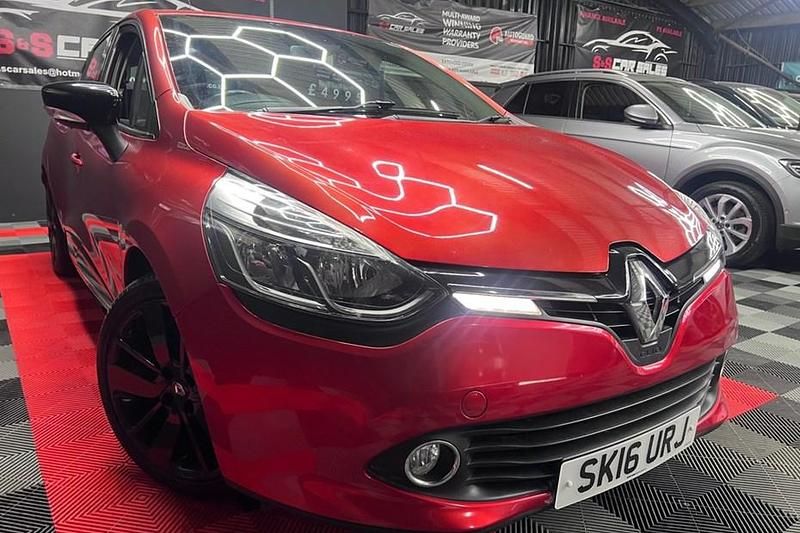 Red Used 2016 Renault Clio IV Dynamique Hatchback | £4,995 (Good price) - Image 1/1
