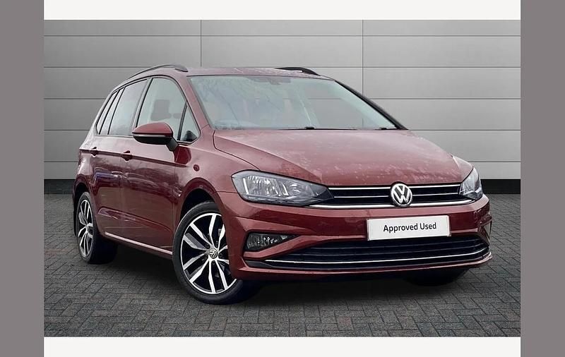 Used VW Golf Sportsvan Match 115 HP (84 kW) 2019 Red MPV