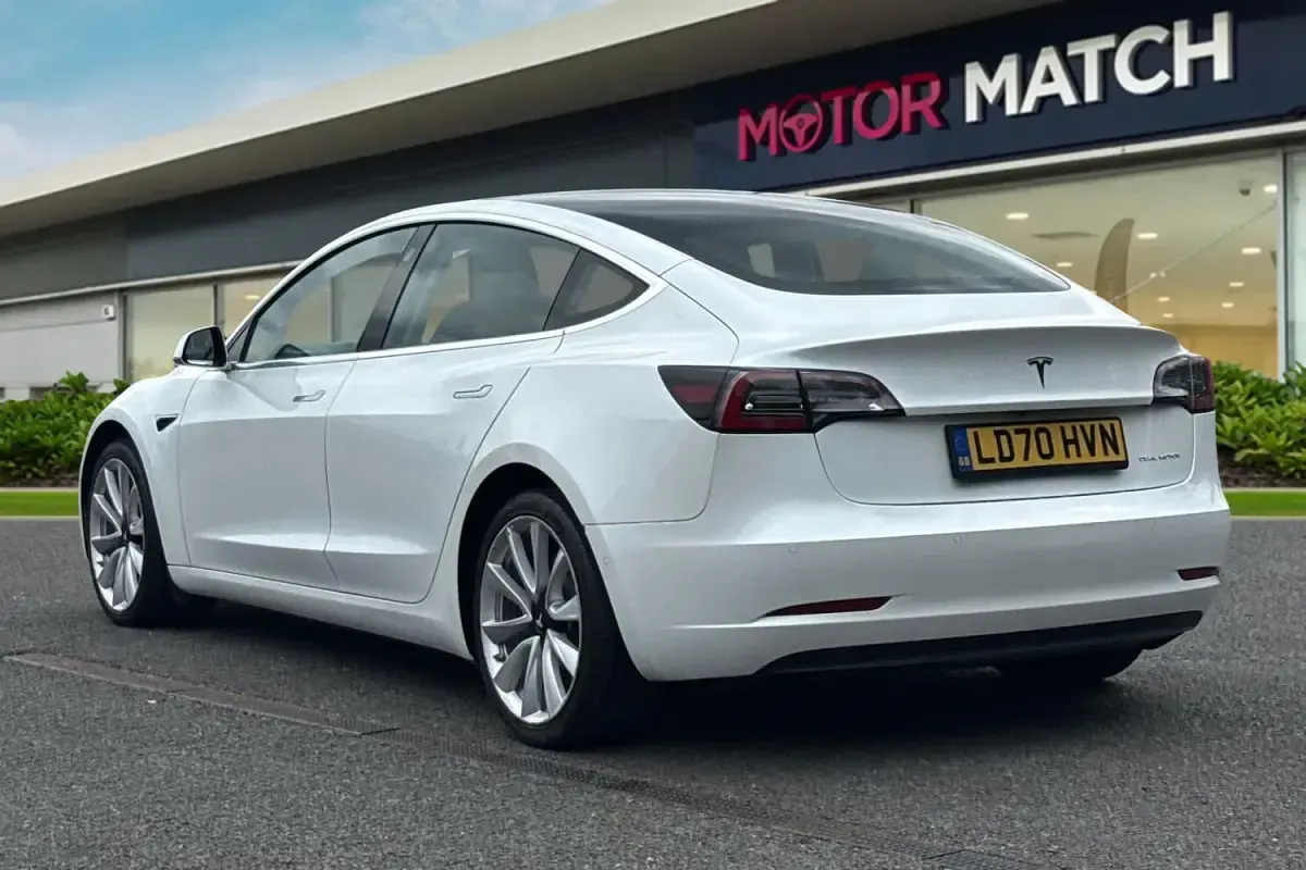 Used Tesla Model 3 Long Range AWD 77 kW (106 HP) 2020 White Sedan