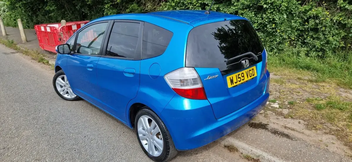 Begagnad Honda Jazz EX 100 HK (73 kW) 2009 Blå Halvkombi
