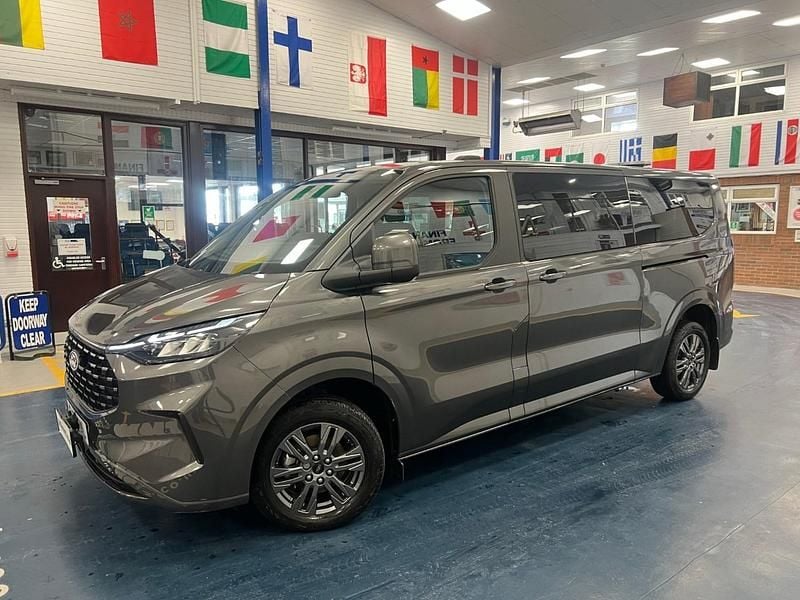 Used Ford Tourneo Custom Titanium 150 HP (110 kW) 2024 Grey Van
