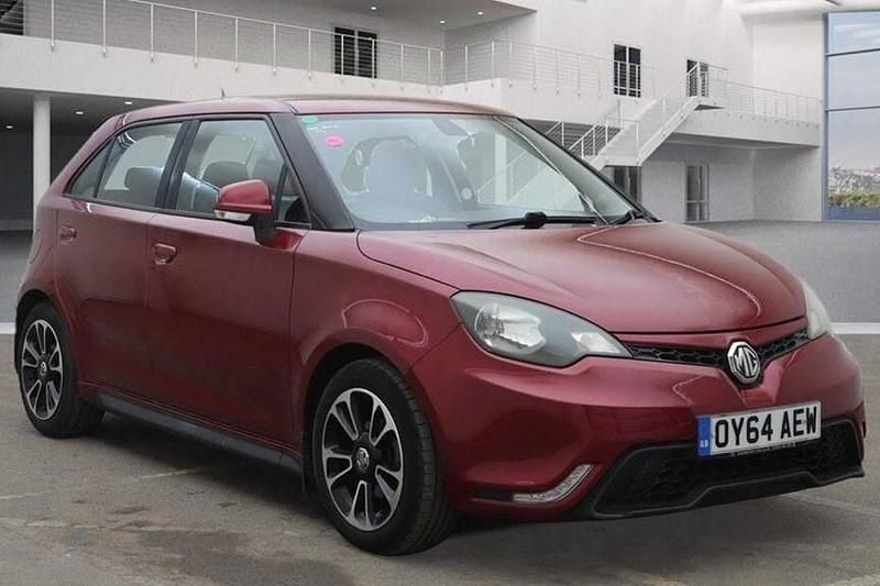 Used MG MG3 106 HP (77 kW) 2015 Red Hatchback