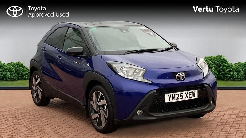 New 2025 Toyota Aygo Hatchback | £14,492 (Super price) - Image 1/3