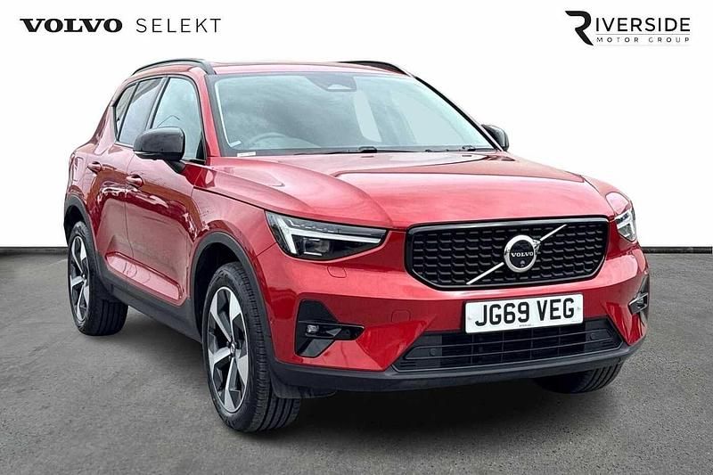 Red Used 2024 Volvo XC40 Ultimate SUV | £35,795 (A bit pricey) - Image 1/4