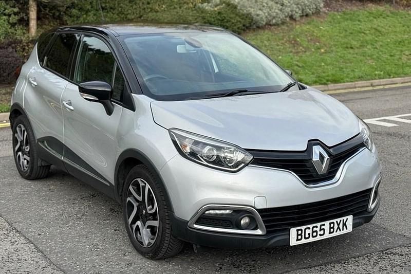 Used Renault Captur Dynamique 90 HP (66 kW) 2015 Silver SUV