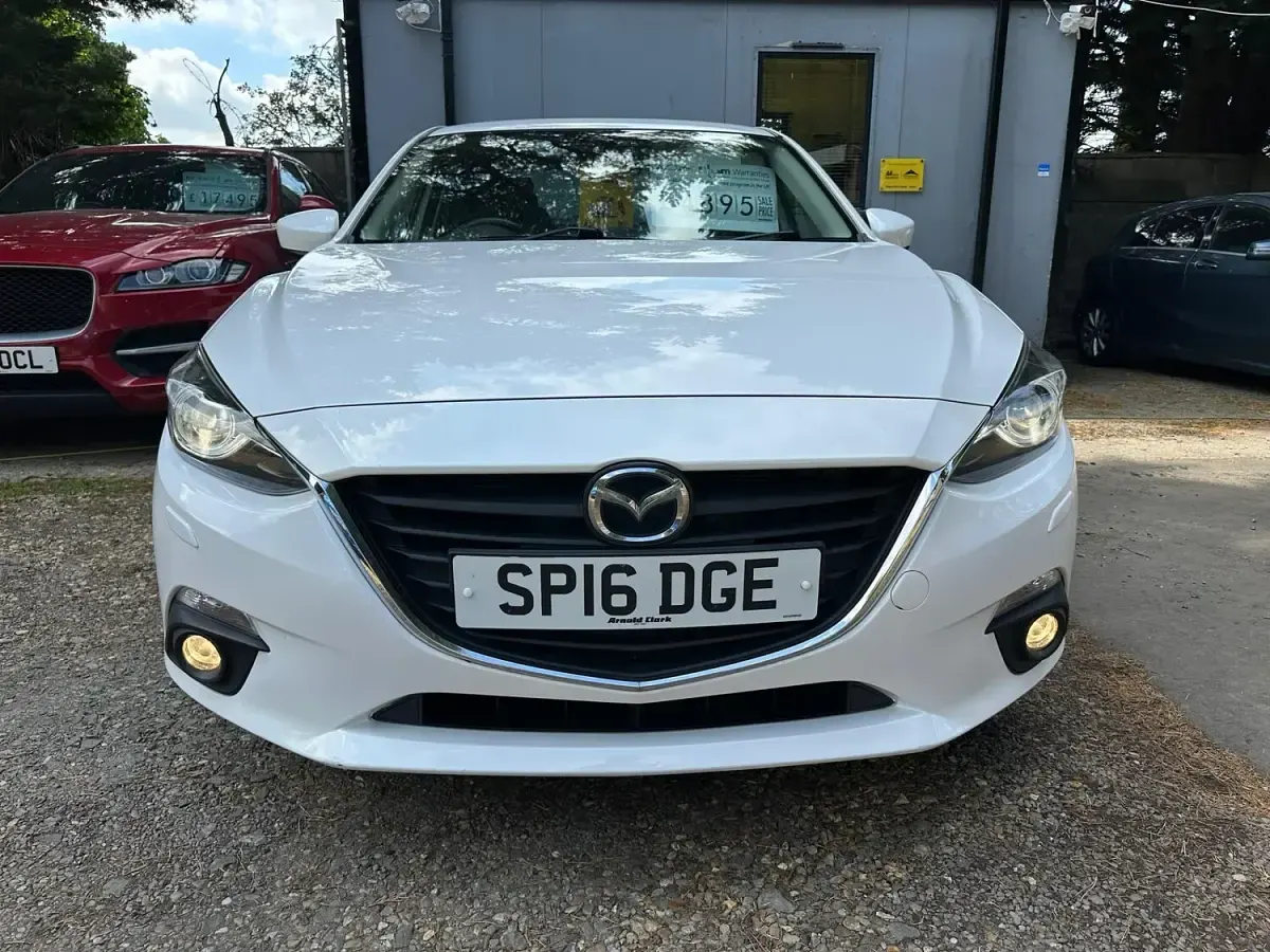 Used Mazda 3 105 HP (77 kW) 2016 White Sedan