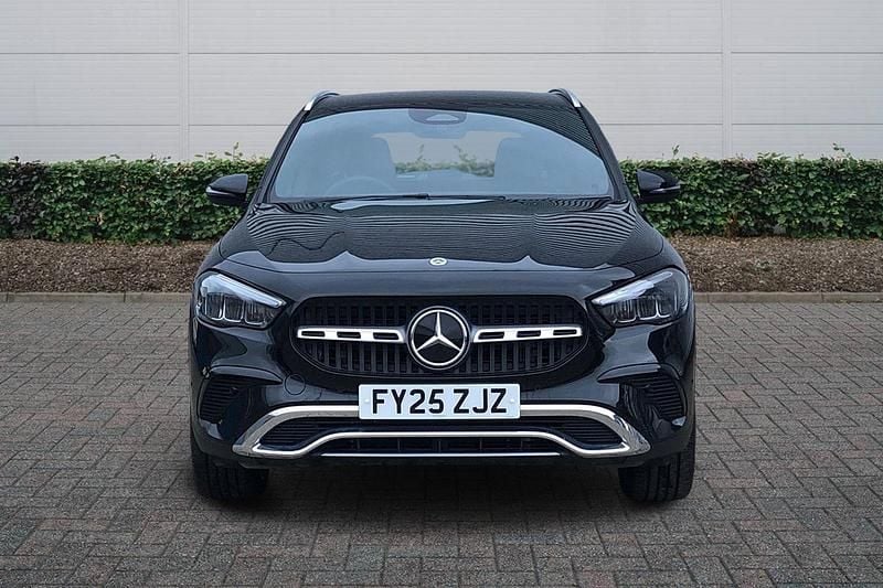 Used Mercedes GLA200 Executive 163 HP (119 kW) 2025 Black SUV