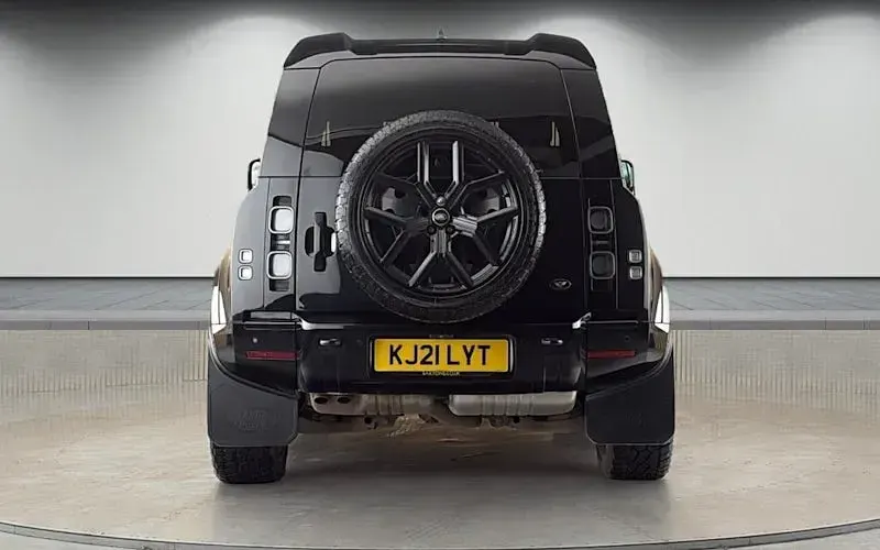 Used Land Rover Defender SE Dynamic 249 HP (183 kW) 2025 SUV