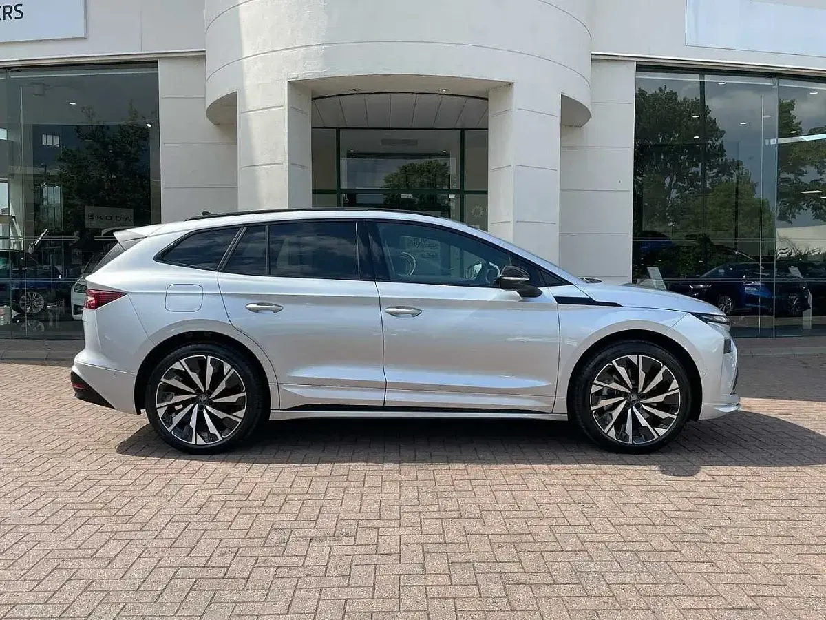 Used Skoda Enyaq iV SportLine 210 kW (286 HP) 2025 Brilliant silver metallic SUV