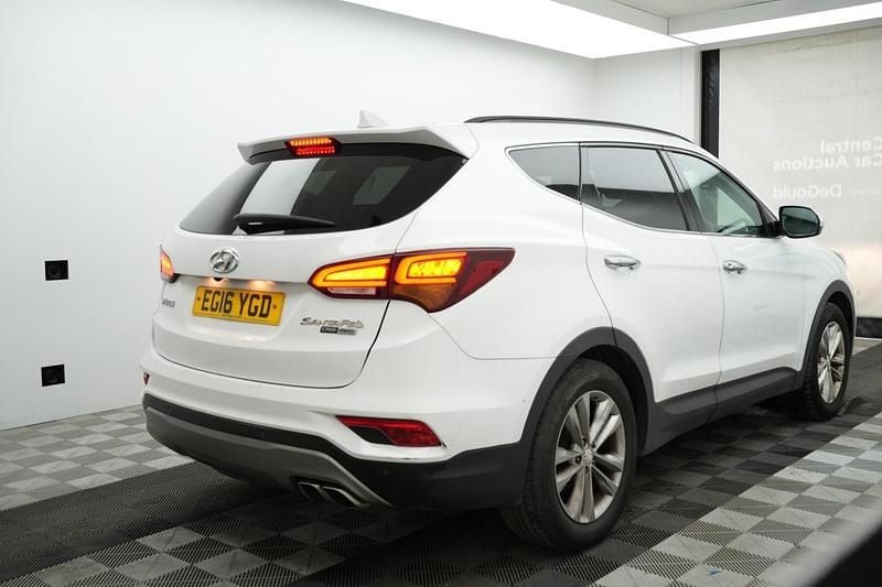 Used Hyundai Santa Fe Premium 2016 White SUV