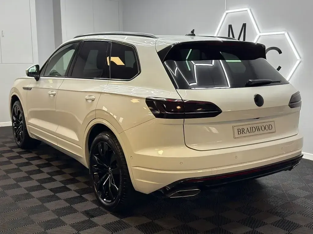 Used VW Touareg R-line 2023 White SUV