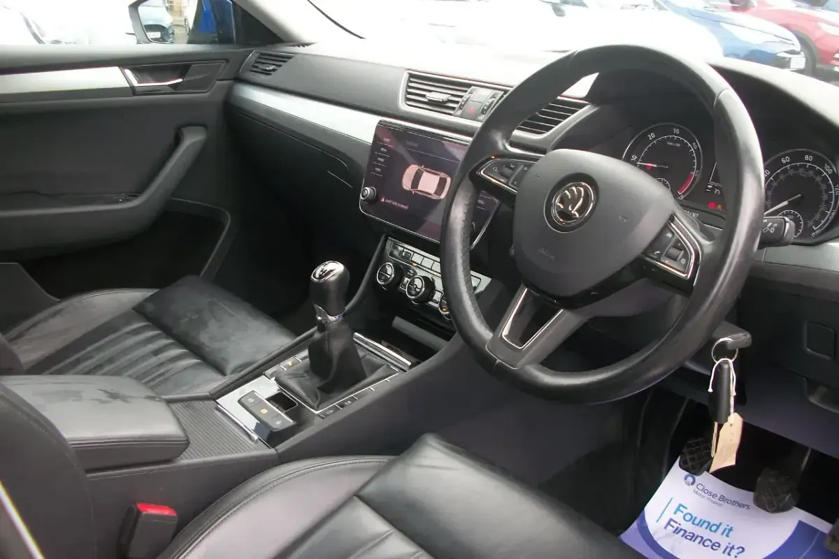 Used Skoda Superb SE Technology 150 HP (110 kW) 2018 Blue Hatchback
