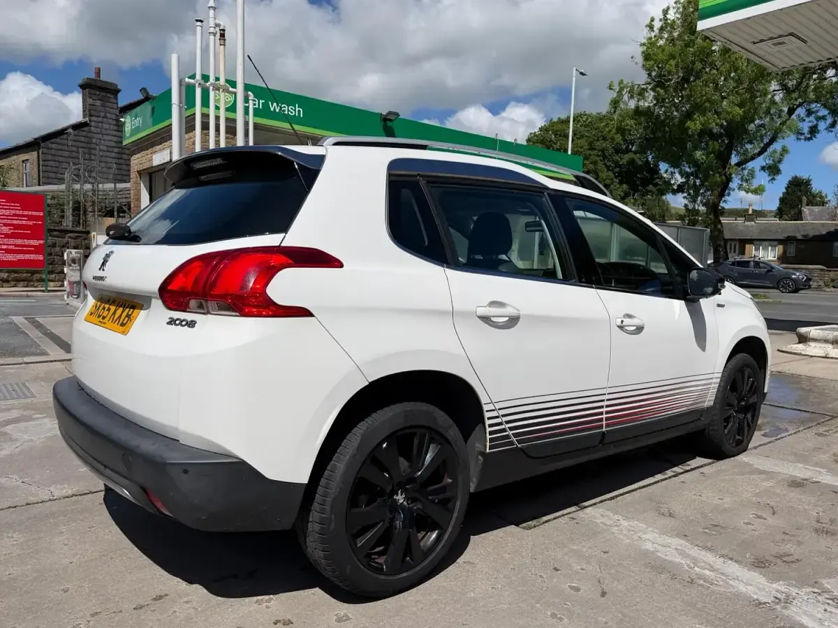 Used Peugeot 2008 2015 White SUV