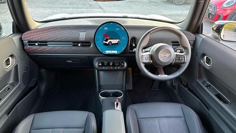 Usado Mini Cooper Hatch 113 kW (154 CV) 2025 Blanco Utilitario