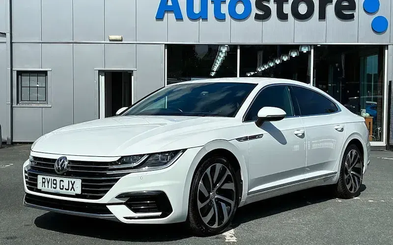 Used VW Arteon R-line 150 HP (110 kW) 2018 Hatchback
