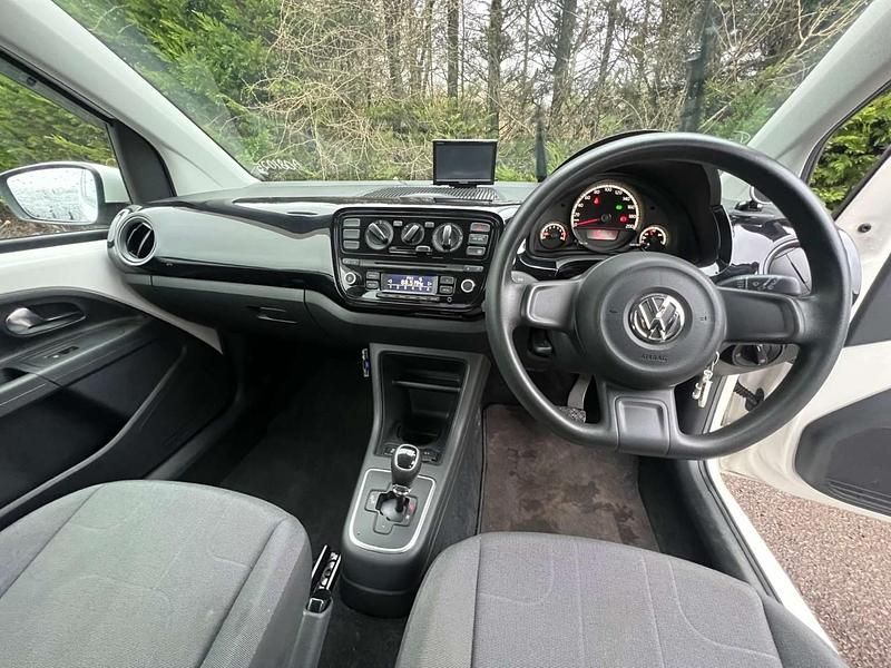 Used VW up! move up! 60 HP (44 kW) 2013 White Hatchback
