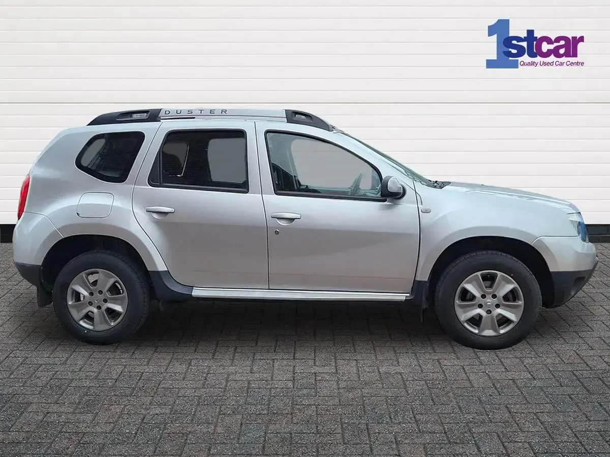 Used Dacia Duster Lauréate 110 HP (80 kW) 2016 Silver SUV