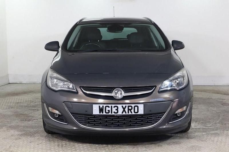 Used Vauxhall Astra S 165 HP (121 kW) 2013 Grey Estate