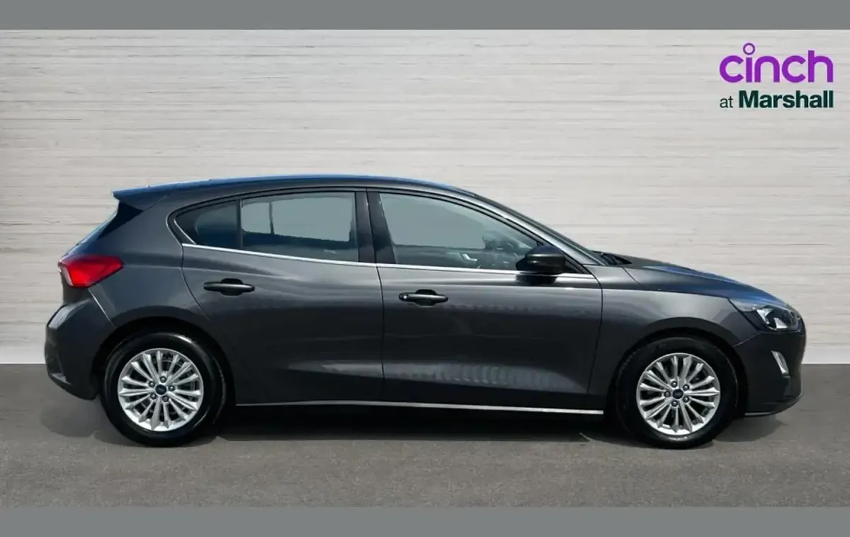Używany Ford Focus Titanium 125 KM (91 kW) 2022 Szary Hatchback
