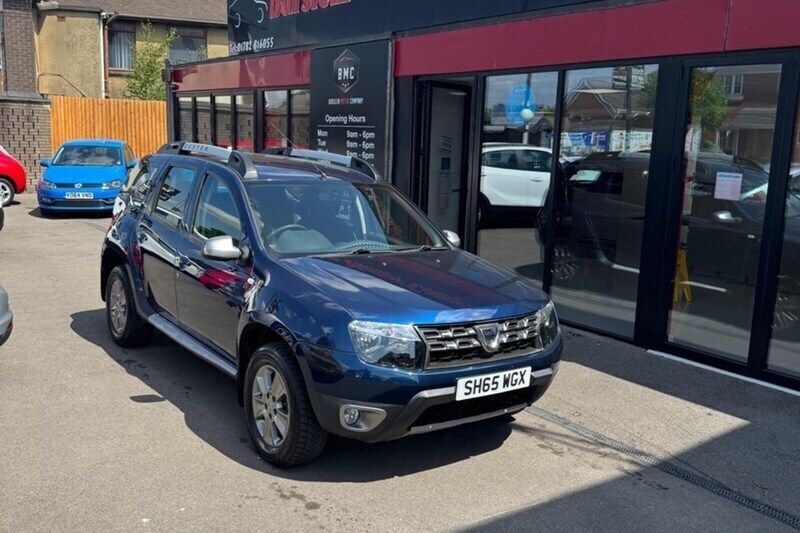 Blue Used 2015 Dacia Duster Lauréate SUV | £7,295 (Fair price) - Image 1/1