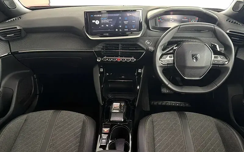Used Peugeot 2008 Allure 131 HP (96 kW) 2024 Red SUV