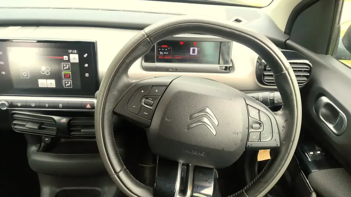 Used Citroën C4 Cactus Feel 82 HP (60 kW) 2015 Purple Hatchback