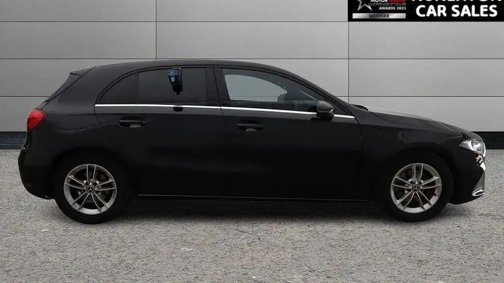 Used Mercedes A180 SE 116 HP (85 kW) 2018 Black Hatchback