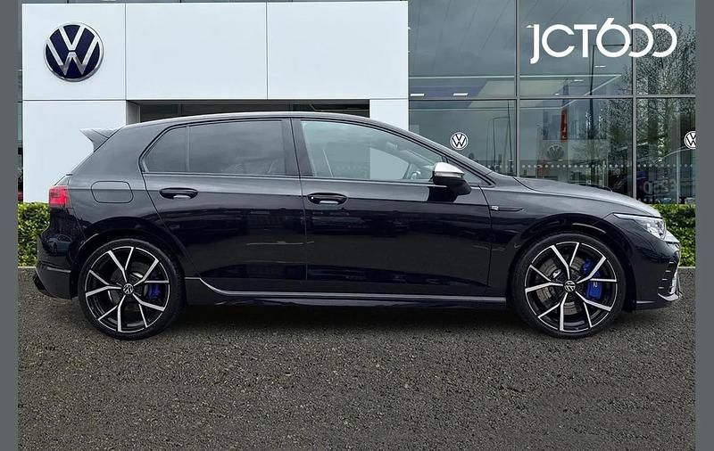 Second-hand VW Golf VIII R 315 CP (231 kW) 2023 Negru Hatchback