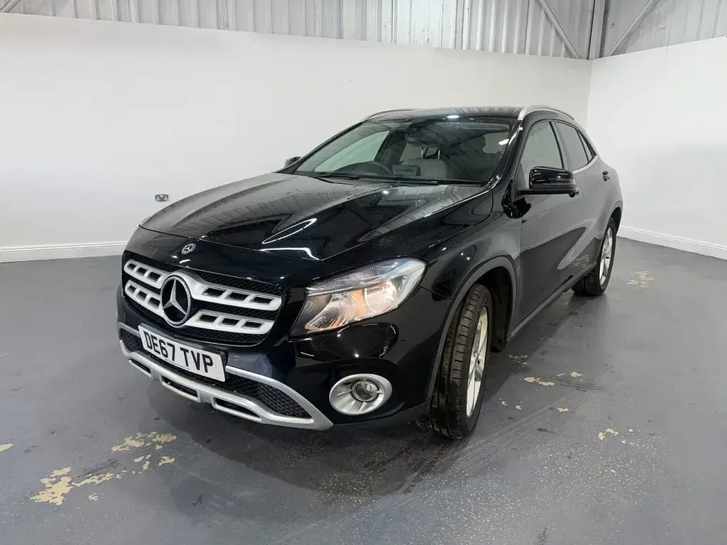 Used Mercedes GLA200 156 HP (114 kW) 2017 Black SUV