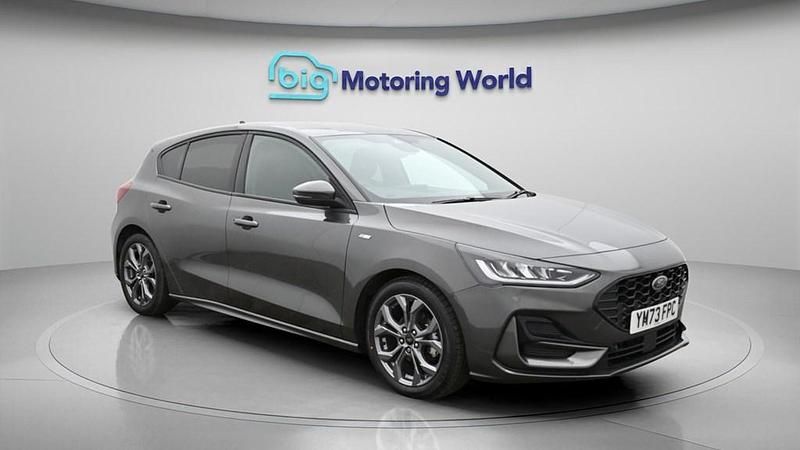 Used Ford Focus ST-Line 125 HP (91 kW) 2023 Grey Hatchback
