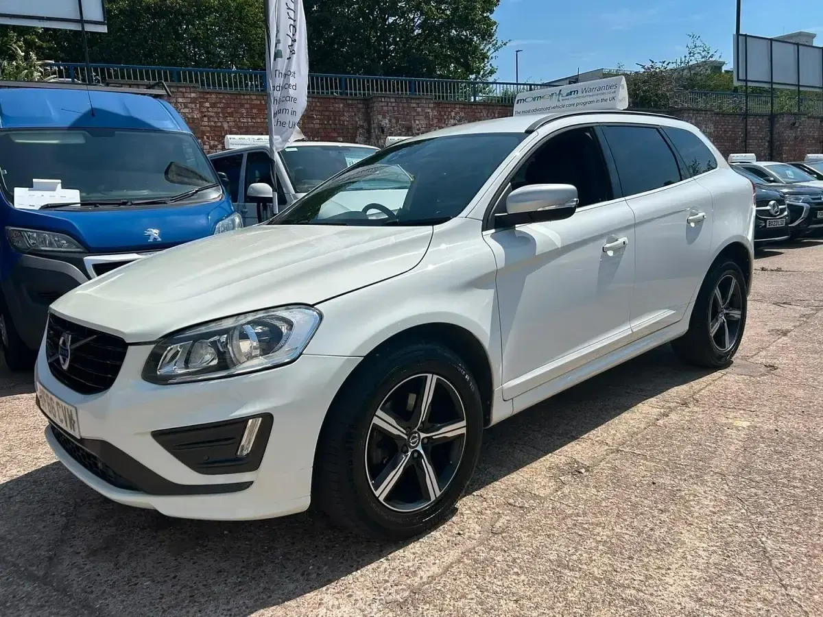 Used Volvo XC60 R-Design 2016 White SUV