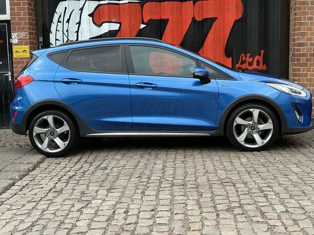 Used Ford Fiesta Active 100 HP (73 kW) 2020 Blue Hatchback