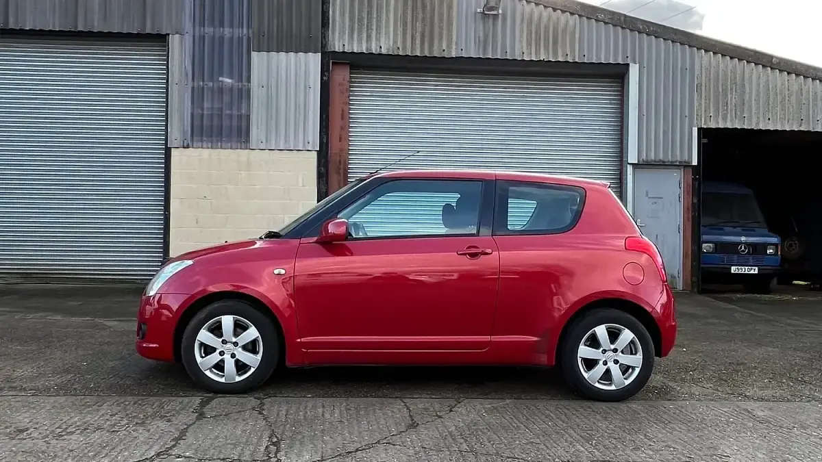Used Suzuki Swift GLX 101 HP (74 kW) 2009 Red Hatchback