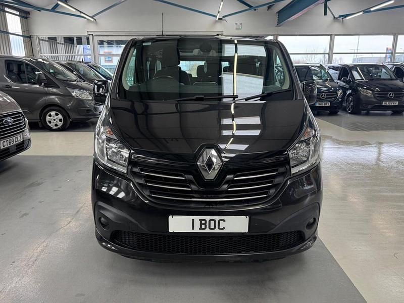 Used Renault Trafic 2018 Black MPV