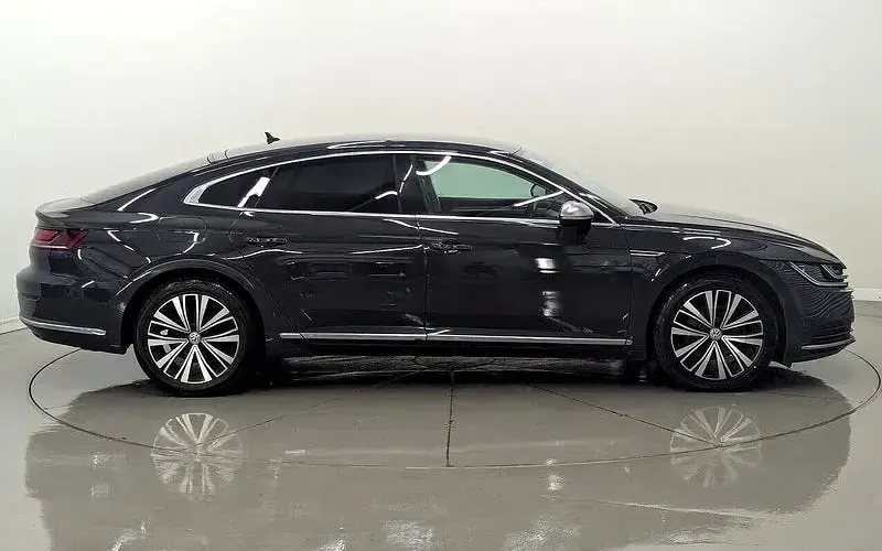 Used VW Arteon Elegance 150 HP (110 kW) 2018 Hatchback