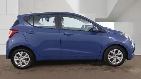 Used Hyundai i10 SE 83 HP (61 kW) 2016 Blue Hatchback