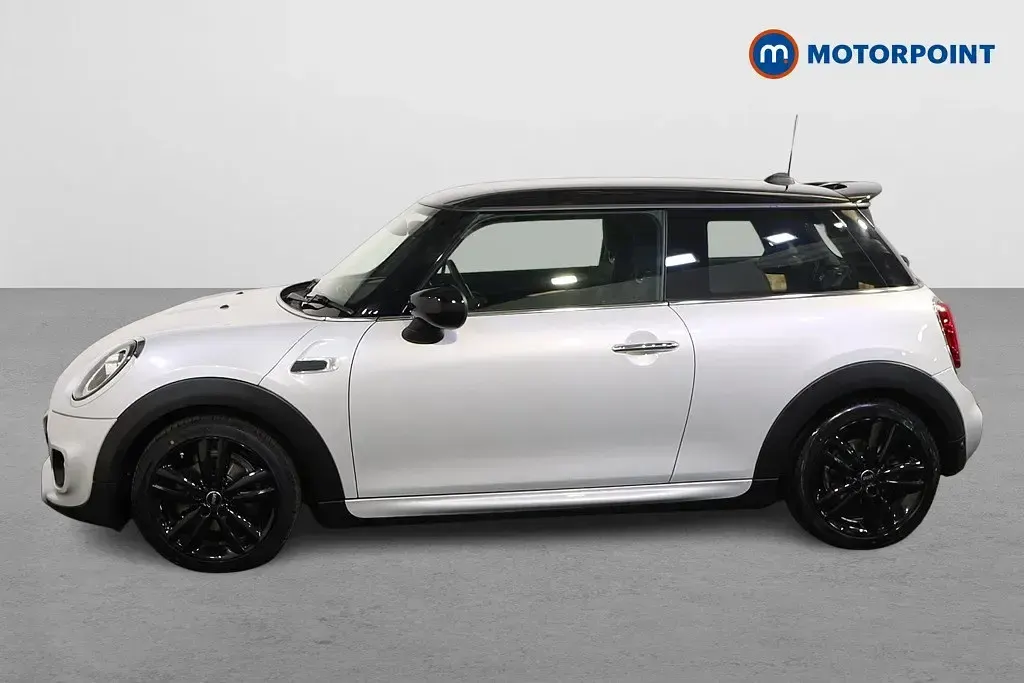 Usado Mini Cooper Hatch 2019 Plateado Utilitario