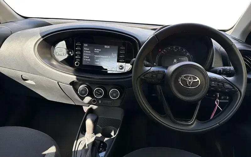 Used Toyota Aygo X PURE 72 HP (52 kW) 2023 Black SUV