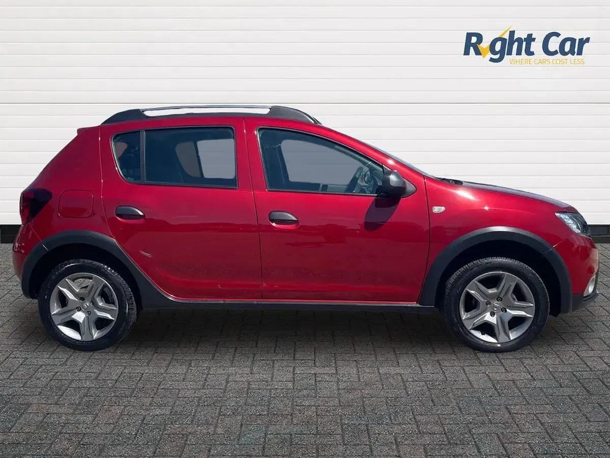Used Dacia Sandero Essentiel 90 HP (66 kW) 2021 Red Hatchback