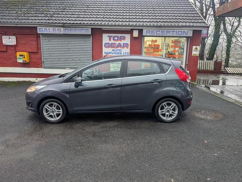 Used Ford Fiesta Zetec 82 HP (60 kW) 2013 Grey Hatchback