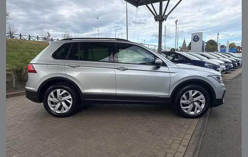 Used VW Tiguan Life 150 HP (110 kW) 2023 Silver SUV