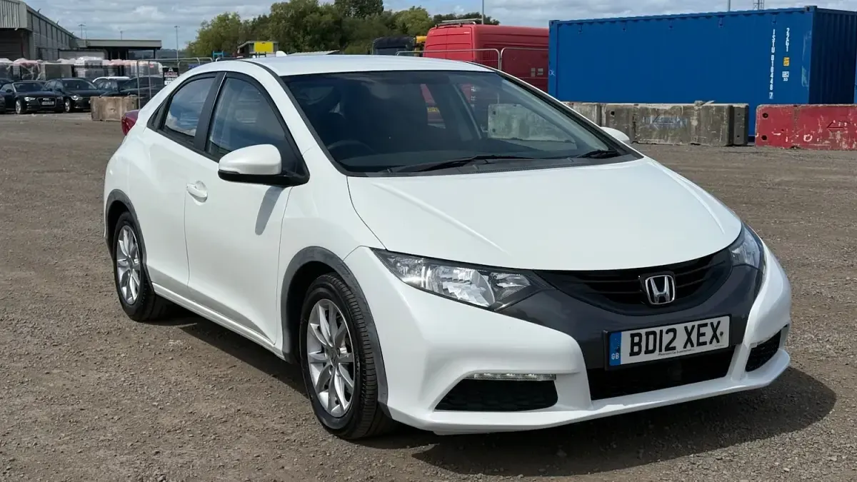 Used Honda Civic SE 150 HP (110 kW) 2012 White Hatchback