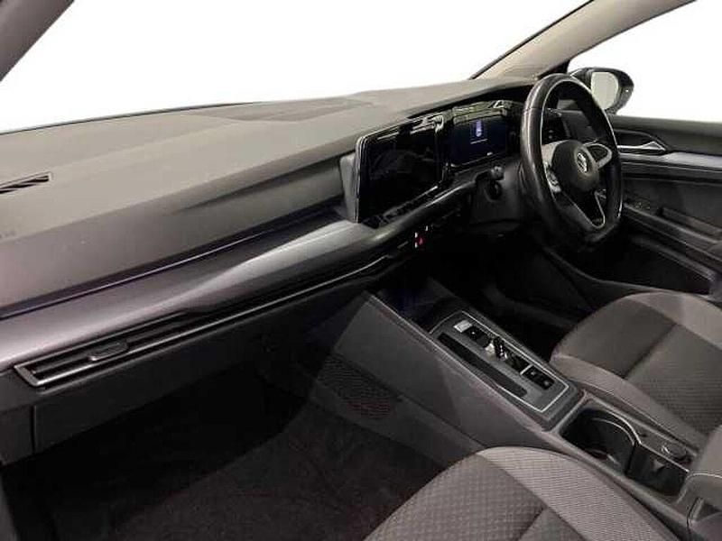 Usado VW Golf VIII Active 150 CV (110 kW) 2022 Negro Utilitario