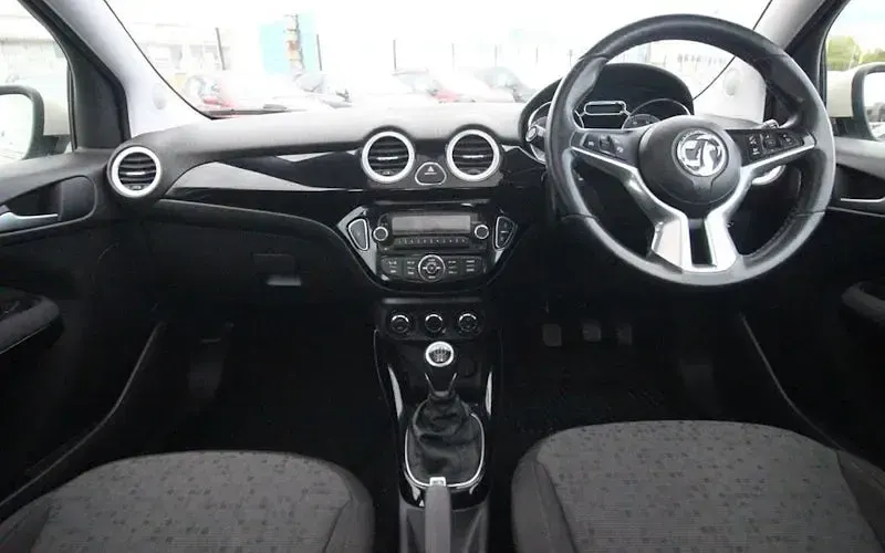 Used Vauxhall Adam Glam 87 HP (63 kW) 2018 White Hatchback
