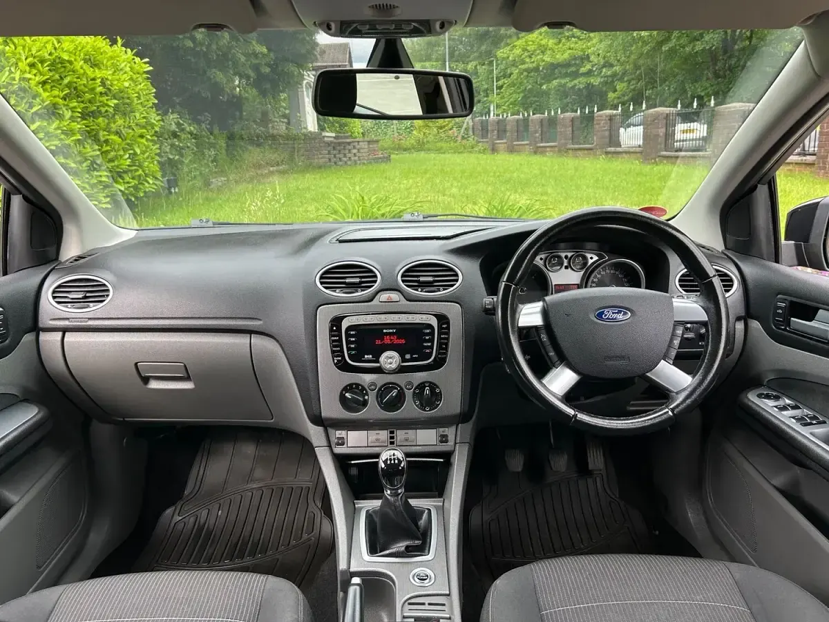 Used Ford Focus Titanium 110 HP (80 kW) 2010 Black Hatchback