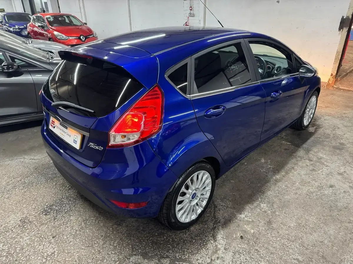 Used Ford Fiesta Titanium 125 HP (91 kW) 2014 Blue Hatchback