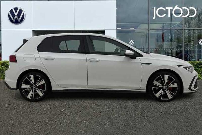 Second-hand VW Golf VIII GTD 200 CP (147 kW) 2022 Alb Hatchback