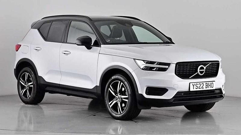 Glacier silver Used 2022 Volvo XC40 R-Design SUV | £22,790 (Fair price) - Image 1/4