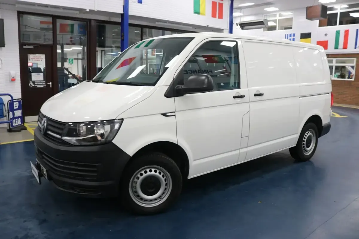 Used VW Transporter Startline 102 HP (75 kW) 2017 White Van